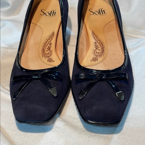 Sofft Navy Blue Suede Heels with Chunky Low Heel and Bow Detail EUC 8N - Picture 6 of 13
